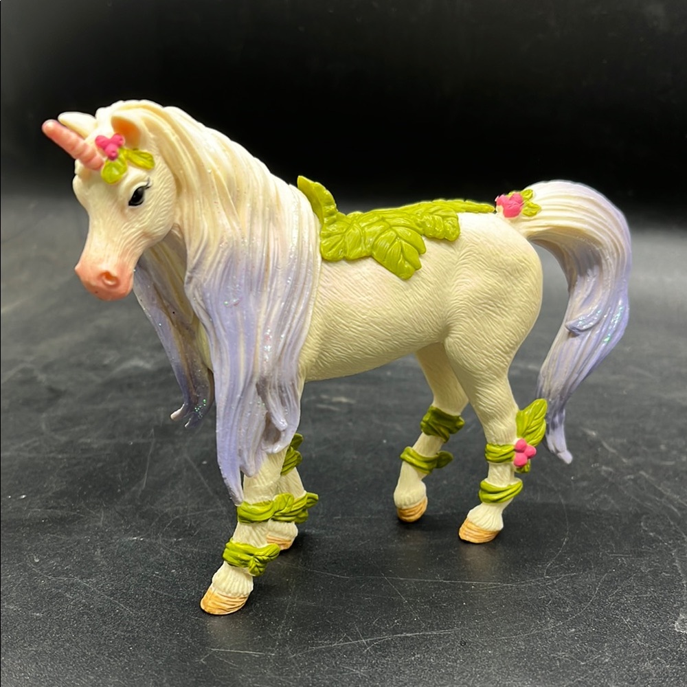 Schleich Bayala Blossom Unicorn Horse figure PVC Toy lavender-streaked mane